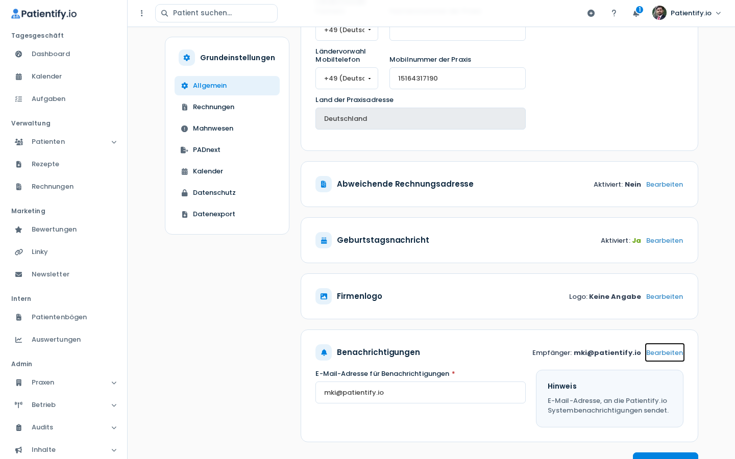 Geöffnete Karte Benachrichtigungen mit dem Feld für die E-Mail-Adresse