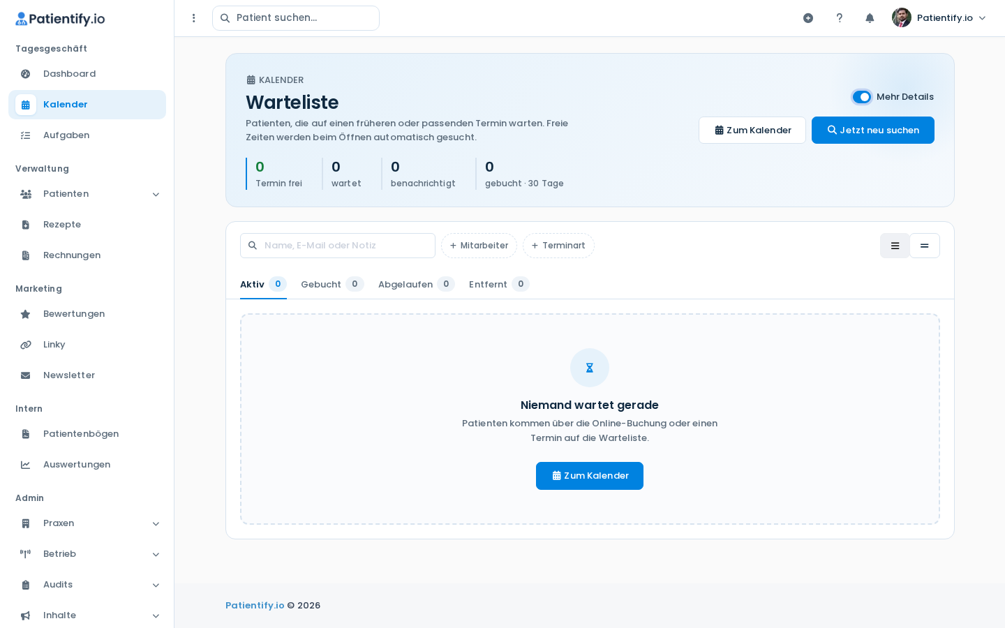 Warteliste mit eingeschalteten Mehr Details und Kennzahlen